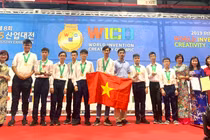 Đoàn Việt Nam dự thi Olympic Phát minh và Sáng chế thế giới (WICO) 2019 - Ảnh: Cổng thông tin điện tử Ngành GD&ĐT Hà Nội. 