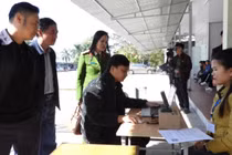 100 học viên Trung tâm dạy nghề tư thục Tùng Linh và đơn vị cung cấp dịch vụ vận hành thử thiết bị.