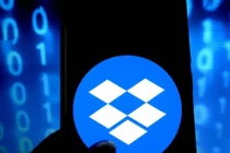 Kẻ lừa đảo dụ dỗ nạn nhân chấp thuận yêu cầu bằng cách truy cập vào đường link được đính kèm.