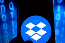 Kẻ lừa đảo dụ dỗ nạn nhân chấp thuận yêu cầu bằng cách truy cập vào đường link được đính kèm.