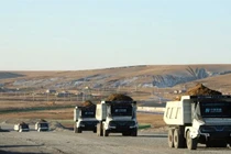 Một đội xe tải không người lái được phát triển bằng giải pháp lái xe tự động của Huawei. Ảnh: SCMP.