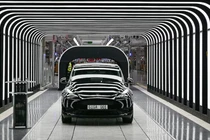 Tesla đang phải đối mặt với áp lực doanh số. Ảnh: Reuters.