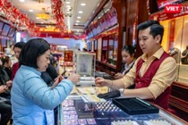 Vàng tiếp tục phá đỉnh. Ảnh: Đình Huy.