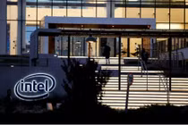 Intel cho biết họ đã đạt được thỏa thuận với chính quyền Trump để hỗ trợ sản xuất chip của Hoa Kỳ. Ảnh: Nikkei Asia.