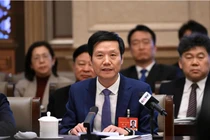 Nhà sáng lập và CEO của Xiaomi Lei Jun phát biểu trong một cuộc họp tại Bắc Kinh vào tháng 3. Ảnh: SCMP.