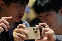 Mẫu iPhone 16 Pro tại một cửa hàng Apple ở Bắc Kinh, Trung Quốc. Ảnh: SCMP.