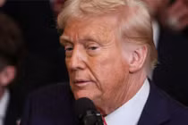 Ông Donald Trump ra lệnh thành lập quỹ đầu tư quốc gia của Mỹ. Ảnh: Reuters.