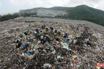 Bãi rác Khánh Sơn (Đà Nẵng) đang quá tải