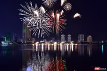 Màn trình diễn pháo hoa DIFF bên bờ sông Hàn, TP Đà Nẵng
