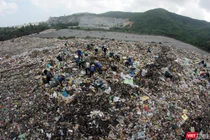 Bãi rác Khánh Sơn (Đà Nẵng) đang đối mặt với nguy cơ quá tải