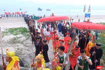 Một góc lễ hội Cầu ngư truyền thống tại Đà Nẵng