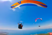 Màn trình diễn đẹp mắt tại giải Dù lượn Đà Nẵng mở rộng "Bay trên Tiên Sa 2019" diễn ra sáng 27/7
