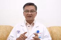 Bác sĩ Lê Quốc Hùng (Trưởng khoa Bệnh Nhiệt đới, Bệnh viện Chợ Rẫy) - Ảnh: NVCC 