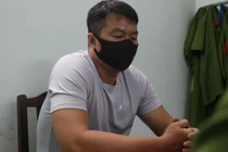 Đào Quốc Bảo làm việc tại cơ quan Công an quận Bình Thạnh, Bảo cho biết rất hối hận khi có những hành động hành hung bác sĩ. Ảnh- B.T