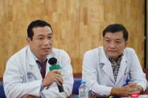 TS-BS Nguyễn Ngọc Khang, Phó khoa Ngoại Thần kinh bệnh viện Chợ Rẫy thông tin về các ca mắc hoại tử xương hàm trên