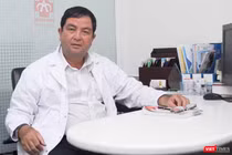 PGS.TS.BS Nguyễn Hoài Nam - Chủ tịch HĐTV Bệnh viện Quốc tế Minh Anh - phân tích nhiều nguyên nhân của tình trạng nhân viên ngành y bỏ việc. Ảnh: HB