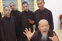 Ông Lê Tùng Vân và những người ở Tịnh thất Bồng lai. Ảnh: Vietnamnet