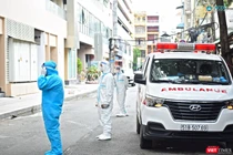 Bệnh viện thu dung, điều trị COVID-19 Quận 5 (TP.HCM) đã tiếp nhận một người bệnh 65 tuổi trong tình trạng tím tái, ngừng tim