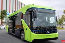 Xe bus điện đi từ ga trung tâm Hào Nam (quận Đống Đa, Hà Nội) tới nhiều tuyến đường. Ảnh: VG