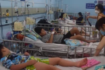 Số ca mắc sốt xuất huyết ở TP.HCM tiếp tục gia tăng nhanh. Ảnh: Hòa Bình
