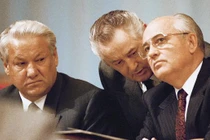 Mikhail Gorbachev (phải) và Boris Yeltsin (trái)-2 nhân vật đóng vai trò tối quan trọng trong sự kiện Liên Xô sụp đổ (Ảnh: Sputnik)