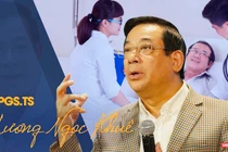 PGS.TS Lương Ngọc Khuê kiểm tra tại một bệnh viện