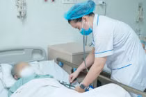 Người có trái tim bên phải bị sỏi mật, phủ tạng đảo ngược dị thường... như nhìn qua gương