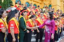 Hành trình yêu thương từ những người khoác áo blouse trắng