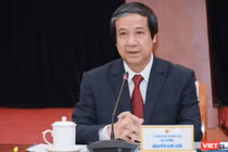 Bộ trưởng Nguyễn Kim Sơn tại buổi gặp gỡ với các giáo viên, cán bộ quản lý toàn ngành vào hôm nay, ngày 15/8.