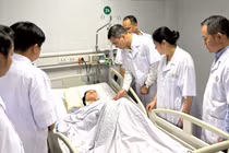 Đề nghị công nhận thương binh cho nữ điều dưỡng hứng nhiều nhát dao để cứu bệnh nhi