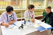 Trường Đại học Y Hà Nội khám, chữa bệnh thiện nguyện cho gần 600 cựu chiến binh ở Điện Biên