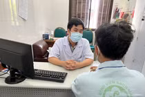 Ths. Nguyễn Thành Long tư vấn cho bệnh nhân nghiện internet