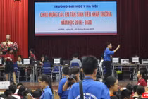 Trường Đại học Y Hà Nội chào đón các tân sinh viên nhập trường. Ảnh: Minh Thúy