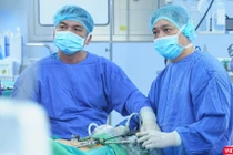 Mổ nội soi giúp nhiều quý ông ung thư dương vật có cơ hội làm cha