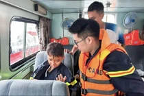 Bé 10 tuổi thoát nạn vụ lật tàu ở Hạ Long được chăm sóc, theo dõi tâm lý lâu dài