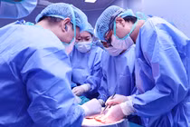 Từ lá gan bệnh nhân chết não hai bệnh nhân được hồi sinh ngoạn mục