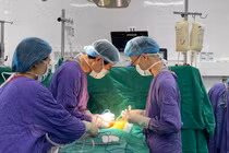 Ca ghép đa tạng tim - thận cho cùng một bệnh nhân đầu tiên ở Việt Nam do các chuyên gia hàng đầu của BVHN Việt Đức thực hiện