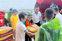 Làm thế nào để thực phẩm hỗ trợ người dân vùng bão, lũ được đảm bảo an toàn?