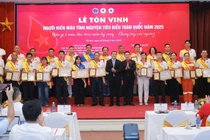 Tôn vinh 100 "ngọn lửa nhân ái đang lan tỏa tình yêu thương" 