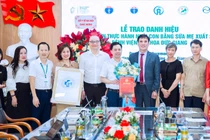 Bệnh viện ở Hà Nội được công nhận “Bệnh viện thực hành nuôi con bằng sữa mẹ xuất sắc”