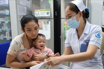 Vá "lỗ thủng" miễn dịch sởi ở TP.HCM: Không dễ dàng