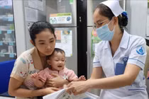 Vá "lỗ thủng" miễn dịch sởi ở TP.HCM: Không dễ dàng