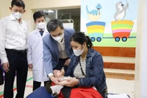 Dịch sởi diễn biến phức tạp cả ở trẻ em và người lớn