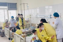 Trẻ nhỏ nhập viện dồn dập vì cúm A: Đừng để cảm cúm hóa thành cơn nguy kịch