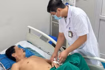 Xuất hiện nhiều bệnh nhân mắc bệnh xoắn khuẩn vàng da sau bão lũ