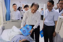 Liên tục hội chẩn liên viện để điều trị cho cụ bà bị thương nặng nhất trong vụ cháy ở Trung Kính