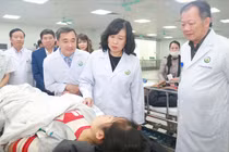 Giám đốc BV Việt Đức nghiêm cấm từ chối bệnh nhân dịp Tết Ất Tỵ 2025, trái tuyến vẫn xử lý