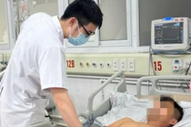 Người đàn ông bị mắc uốn ván trong lúc phòng, chống bão lũ