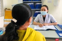 Tư vấn cho người nhiễm HIV tuân thủ điều trị để đảm bảo K=K (không phát hiện = không lây nhiễm)