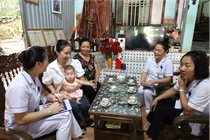 Truyền thông về "Làm mẹ an toàn" và "Nuôi con bằng sữa mẹ" ở Hoà Bình